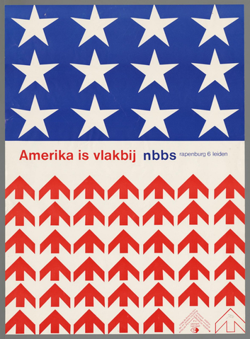 Affiche « Amerika is vlakbij. nbbs, Rapenburg 6, Leiden ». Reproduction intégrale de l’exemplaire conservé par Rijksmuseum.